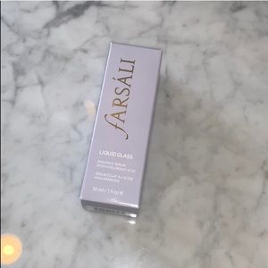 Farsali liquid glass skin